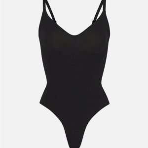 Price Firm Skims Seamless Sculpt Thong Bodysuit Black